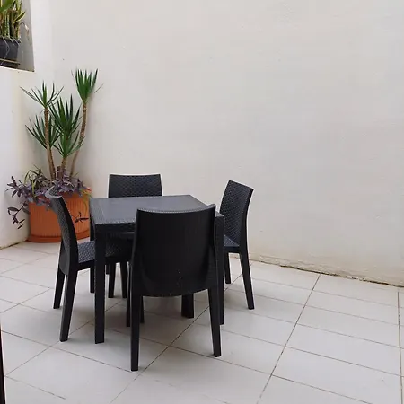 1 Bedroom In St Julians Апартаменты Сент Джулианс