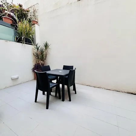 1 Bedroom In St Julians Apartman *