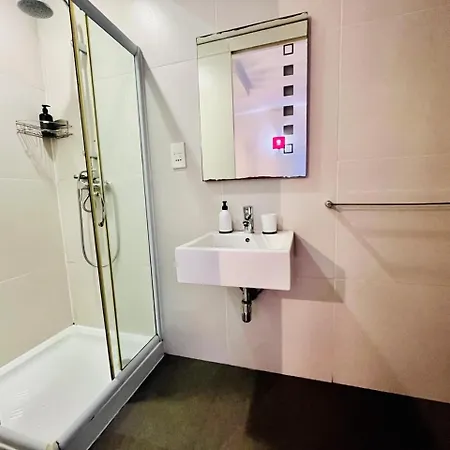 1 Bedroom In St Julians * San Ġiljan